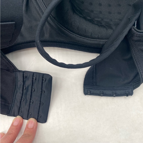 LIVI ACTIVE I Bra Sports Bra Max Support Wicking Underwire Size 46DDD - Picture 7 of 16